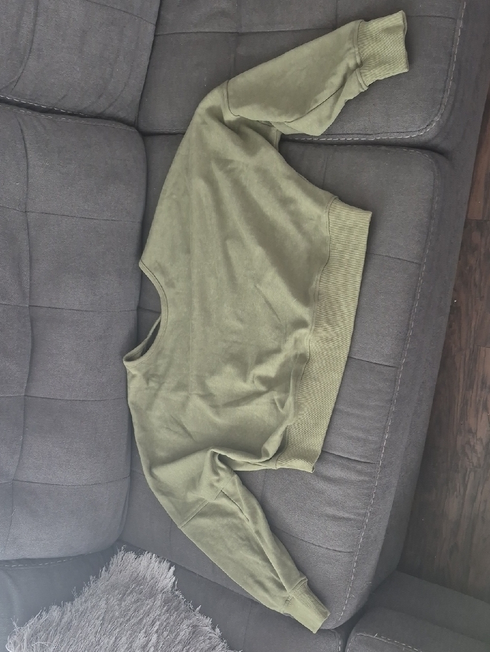 Olive Green Cropped Swestshirt Size L